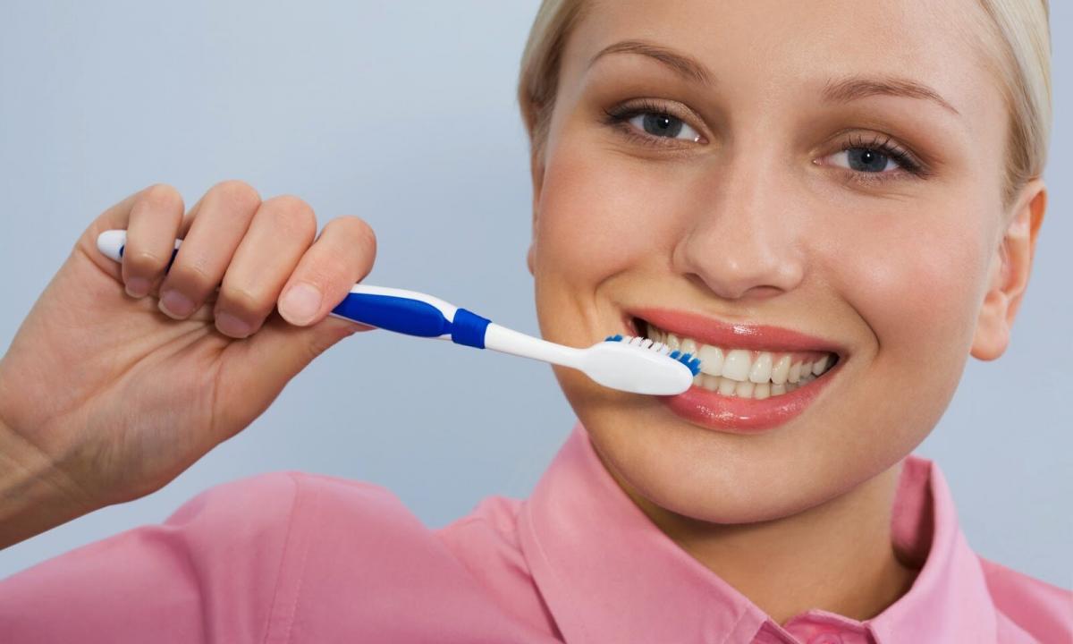 How to brush teeth?